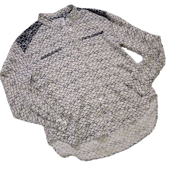 SEA Silk Button Down Blouse Scalloped Pattern - Picture 2 of 6